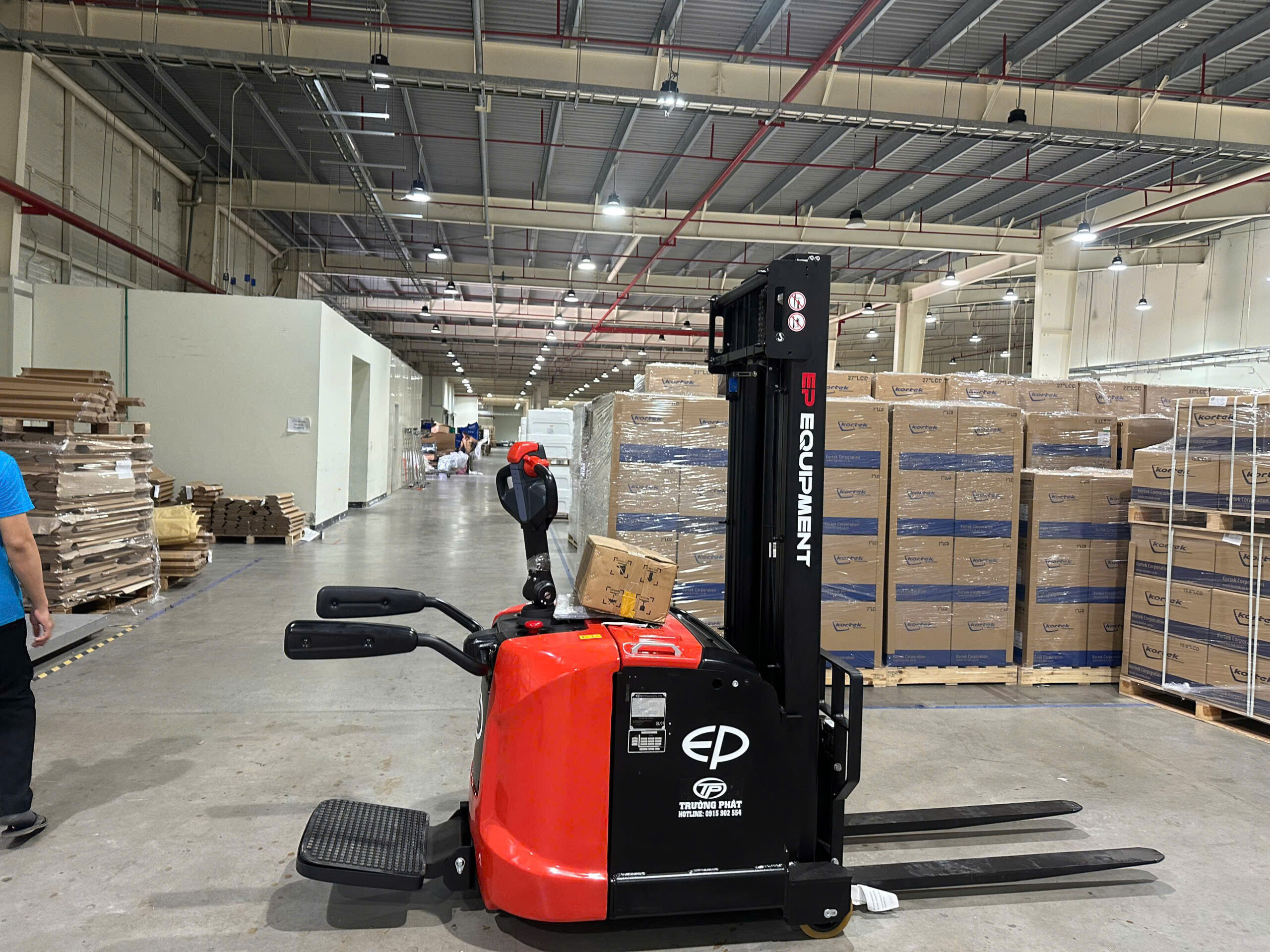 xe nâng điện stacker RSC082/122